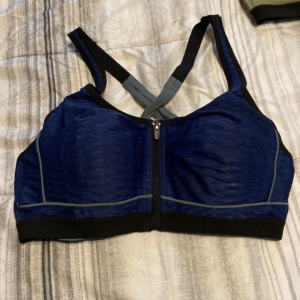 Victoria secret sports bra size 38C